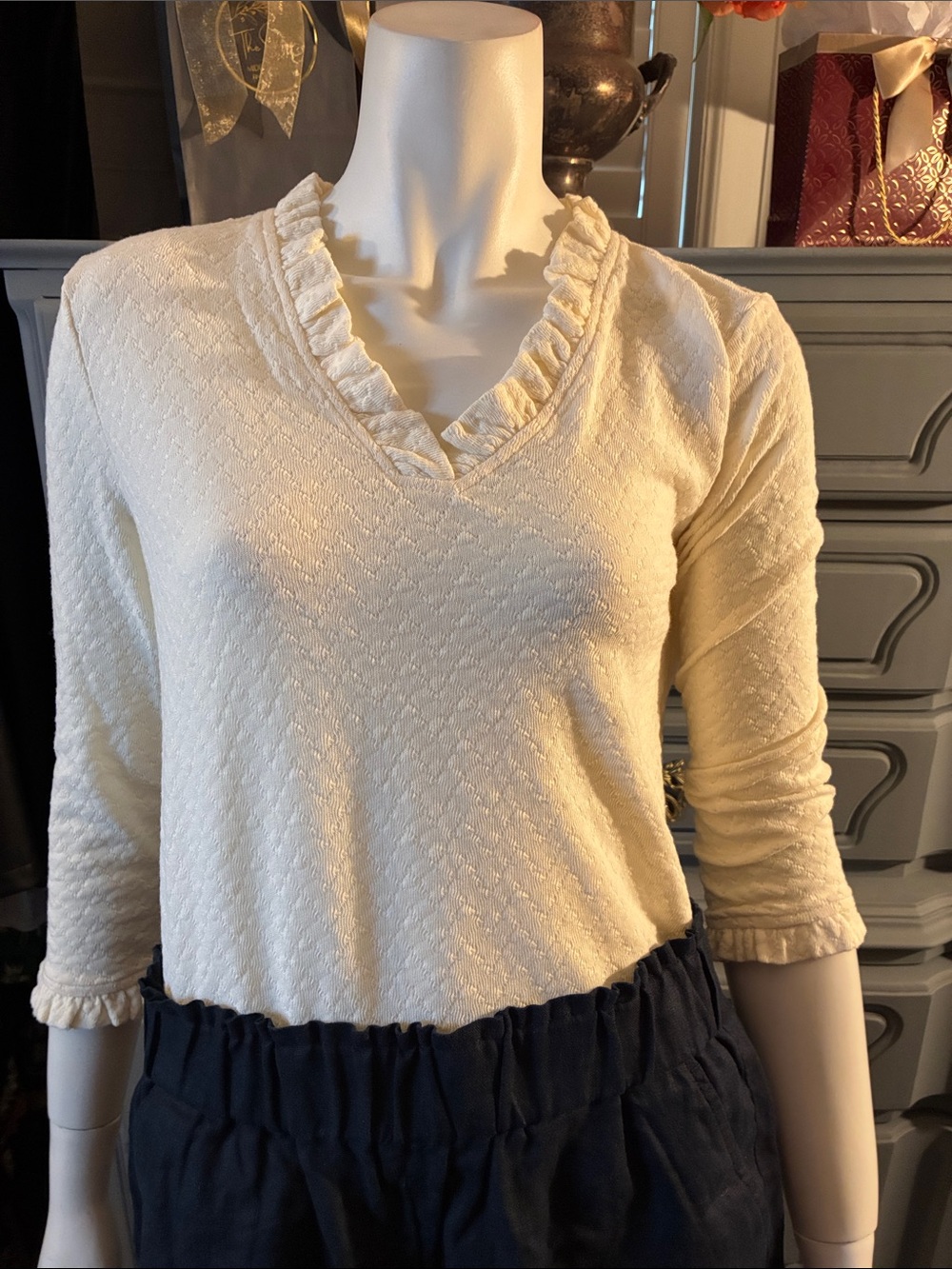 Flirty Talbots Ruffled V-Neck textured Knit Top Cream XS